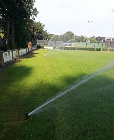 Beregening BBV BV vv Devo Bosschenhoofd voetbalveld